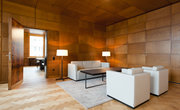 Der Raum Intermezzo mit hochwertigem Lounge-Mobiliar aus Leder